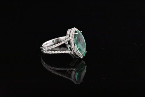 18k white gold emerald ring- lorraine fine jewelry
