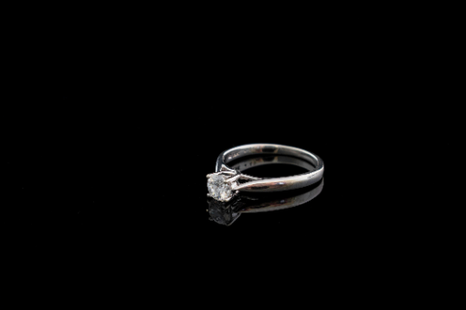 18k white gold diamond ring - lorraine fine jewelry