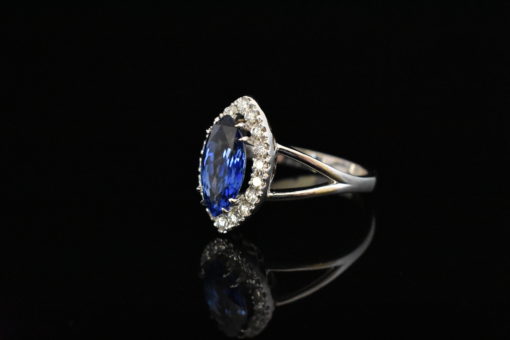 2.5Ct Sapphire 18k white gold ring - lorraine fine jewelry