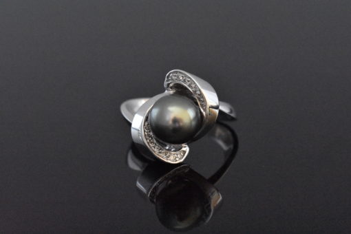 Tahitian Black Pearl Ring - Lorraine Fine Jewelry