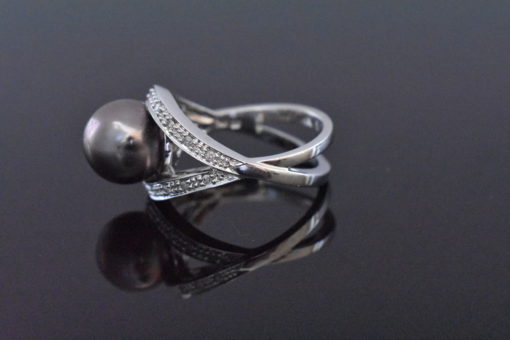Black Pearl ring - Lorraine Fine Jewelry