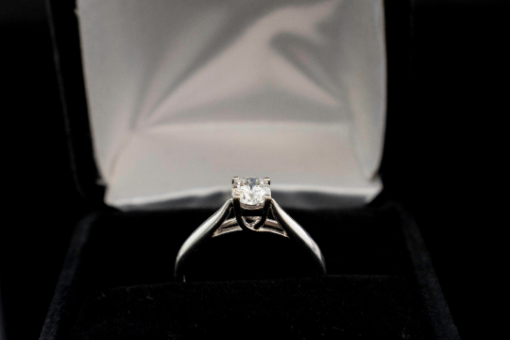 18k white gold diamond ring - lorraine fine jewelry