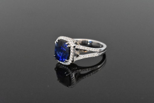 GIA Certified sapphire - Lorraine Fine Jewelry